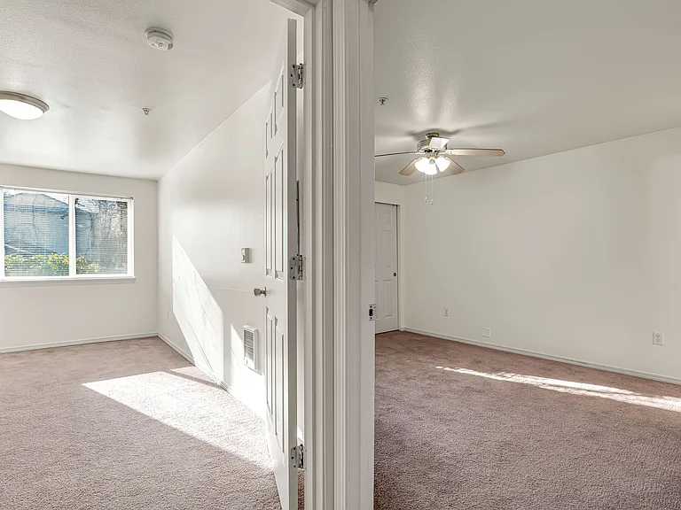 #271 CHELSEA COURT APTS — Photo 24