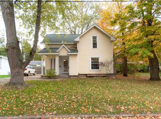 1204 7th St, Three Rivers, MI 49093