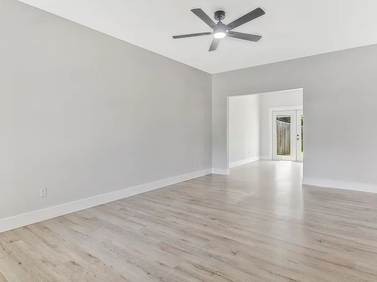 6643 Water St — Photo 2