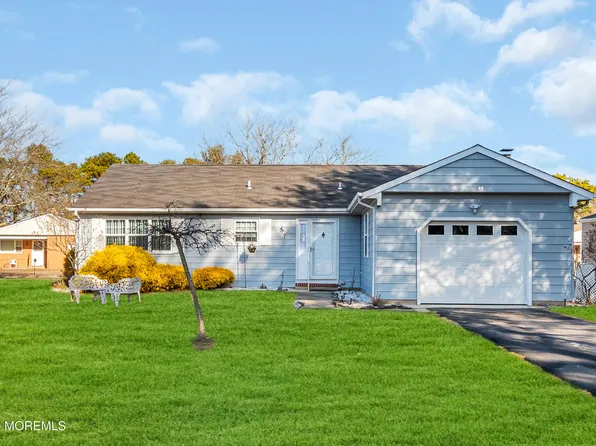 7 Polonaise Drive, Toms River, NJ 08757