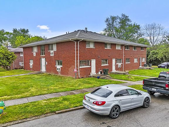 2nd image of 1921 Oxford Cir