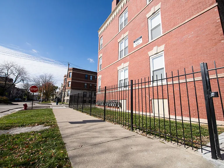 3454 W Lexington — Photo 8