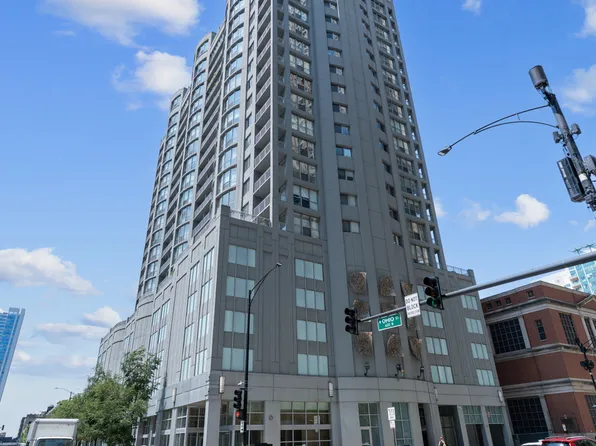 600 N Dearborn St APT 602, Chicago, IL 60654