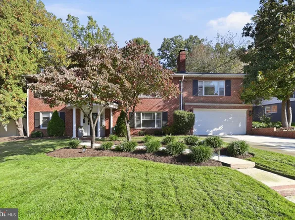 6250 Diamond Dr, Falls Church, VA 22044