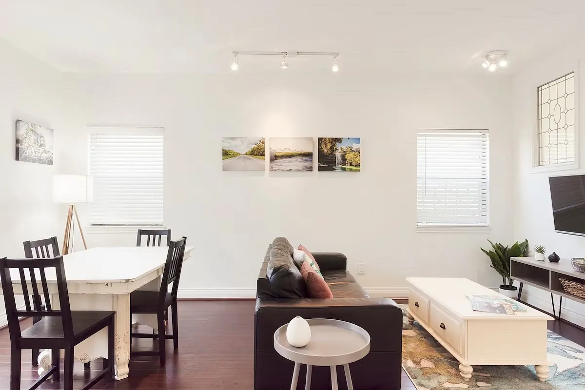 1 bed, 700 sqft, $2,100 — Photo 1
