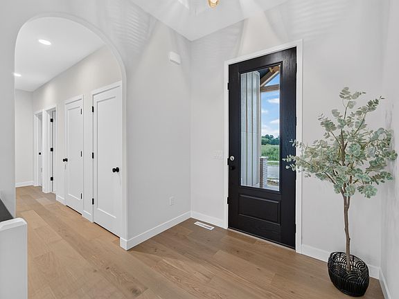 3rd image of 636 Rustic Rise