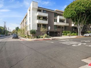 911 N Kings Rd APT 102, West Hollywood, CA 90069