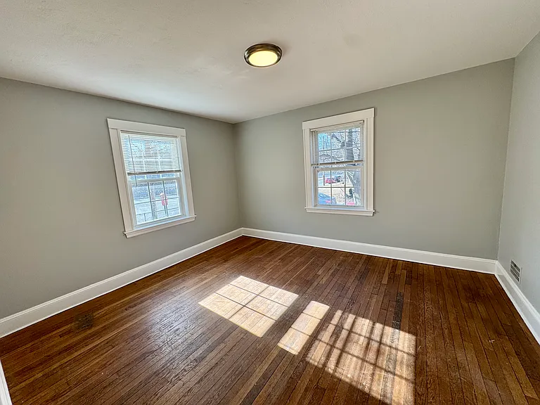 4907 Washington St #1L — Photo 6