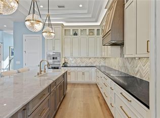 211 San Mateo DR, BONITA SPRINGS, FL 34134