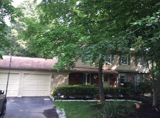 8840 Woodlawn Way, Springfield, VA 22153