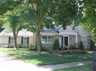 530 Woodland Hills Dr, Walled Lake, MI 48390