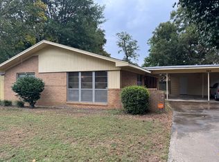 504 Meadowbrook Dr, Longview, TX 75601