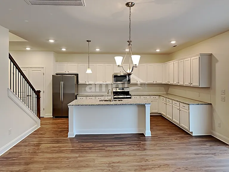 1357 Lomond Dr — Photo 3
