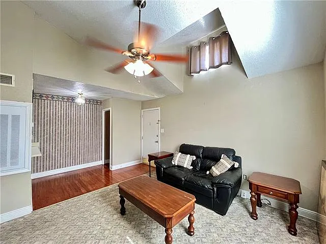 2330 Edenborn Ave #321 — Photo 6