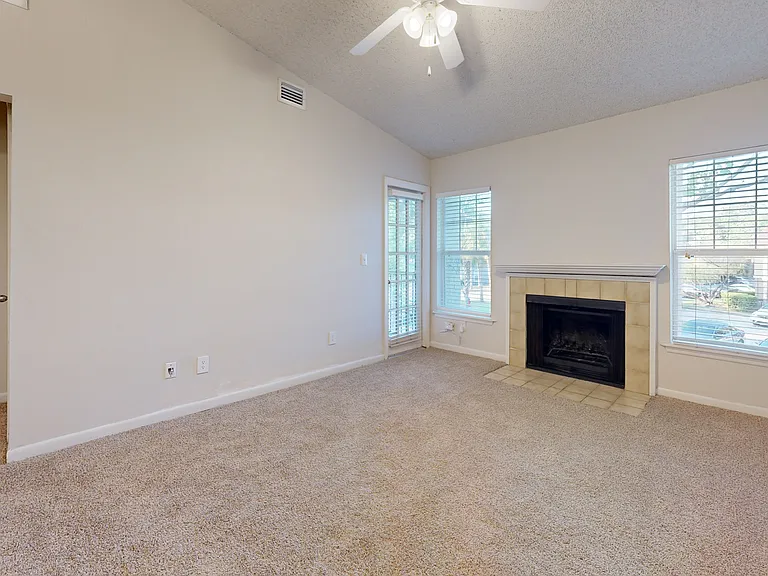 Altamira Place Apartment Homes — Photo 106