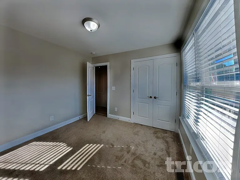 302 Oxfordshire Dr — Photo 10