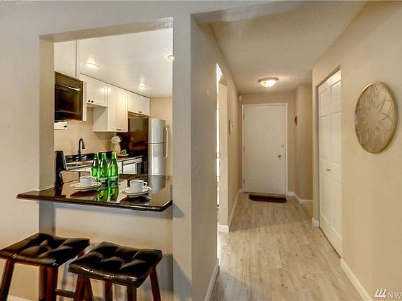 3rd image of 10315 NE 16th St APT J4