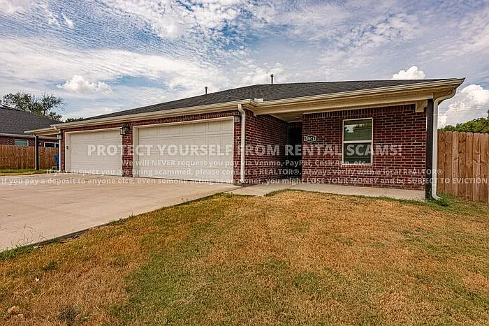 3 bed, 2.0 bath, 1512 sqft, $1,450 — Photo 1