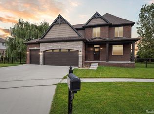26609 Bronx Dr, Chesterfield, MI 48051