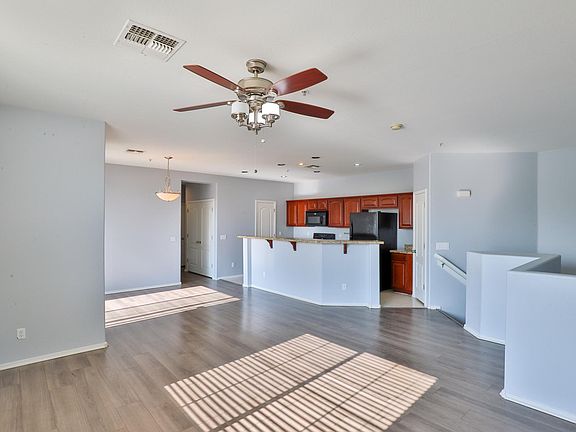 4th image of 1404 N 80th Dr