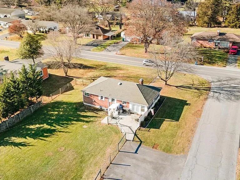 11837 Robinwood Dr — Photo 20