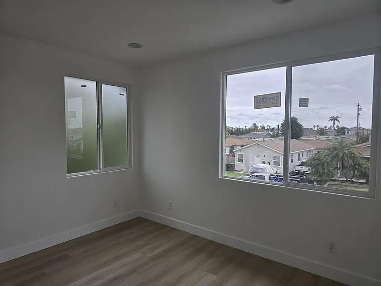 10101 Crosby Ave — Photo 7