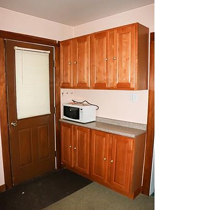 4th image of 63 Leavenworth St