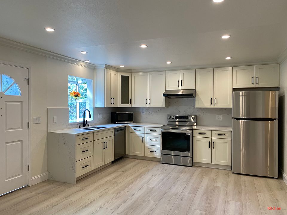 Kitchen without dinning table.