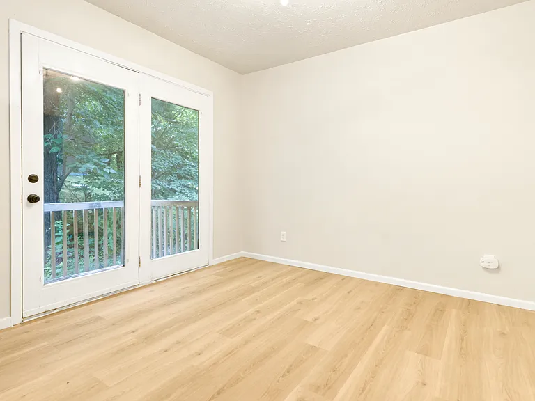 540 Lewis St #E — Photo 18