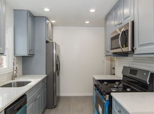 9 Charles St, Valley Stream, NY 11580