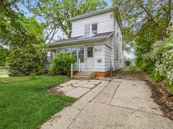 714 3rd St, Nevada, IA 50201