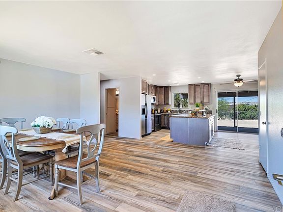 5th image of 58066 Carlyle Dr