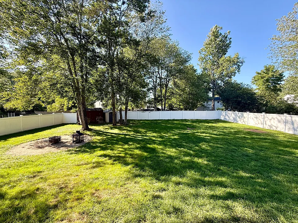 50 Buttonwood Rd