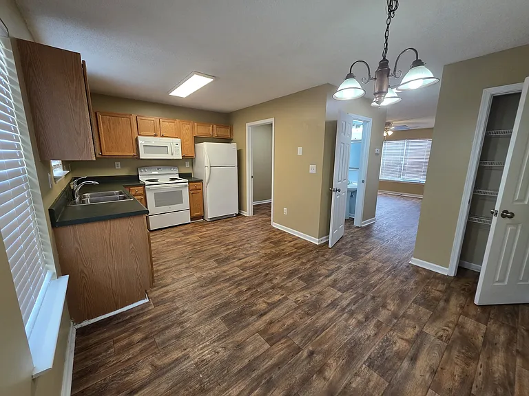 50 Princeton Glen Ct — Photo 5