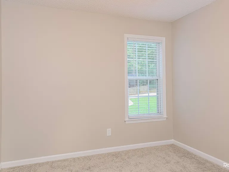 108 Biltmore Dr — Photo 9