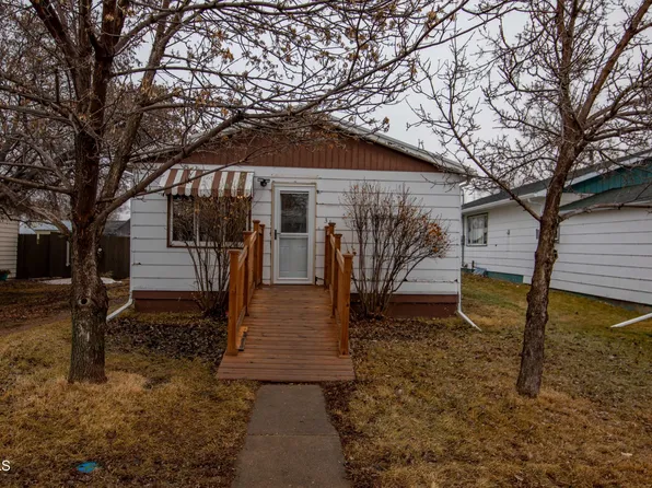 312 S 2nd St, Glen Ullin, ND 58631