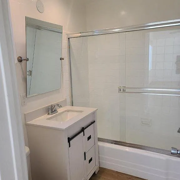 Brentwood Towers — Photo 10