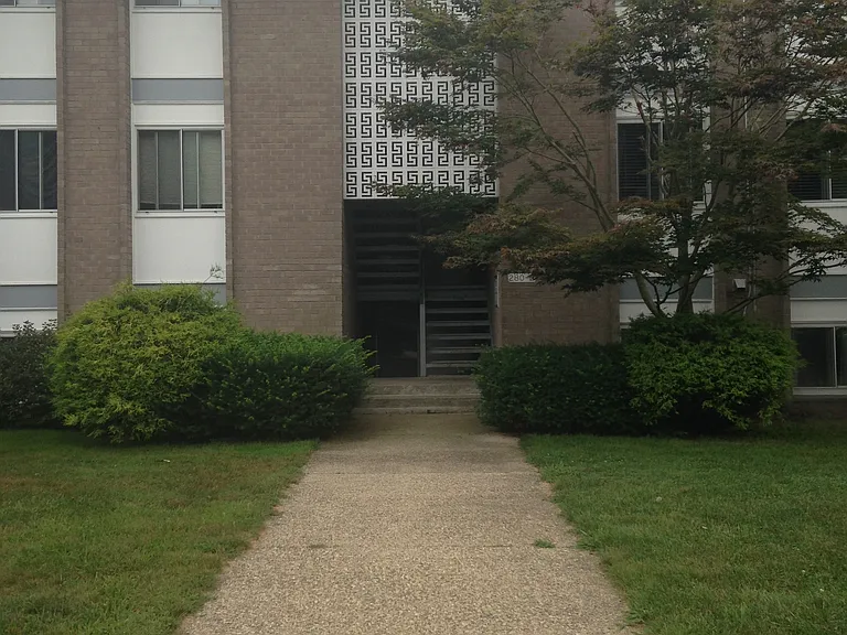 280 Gardner Ave — Photo 18