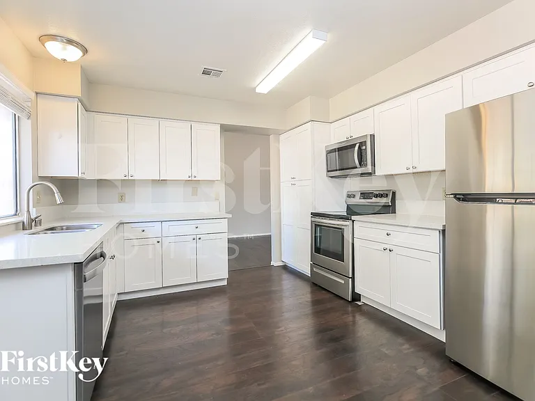 3775 Duneville St — Photo 5