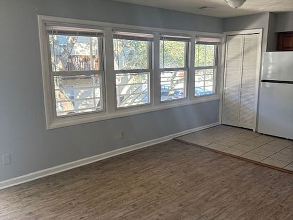 3rd image of 1851 E Ocean View Ave #6