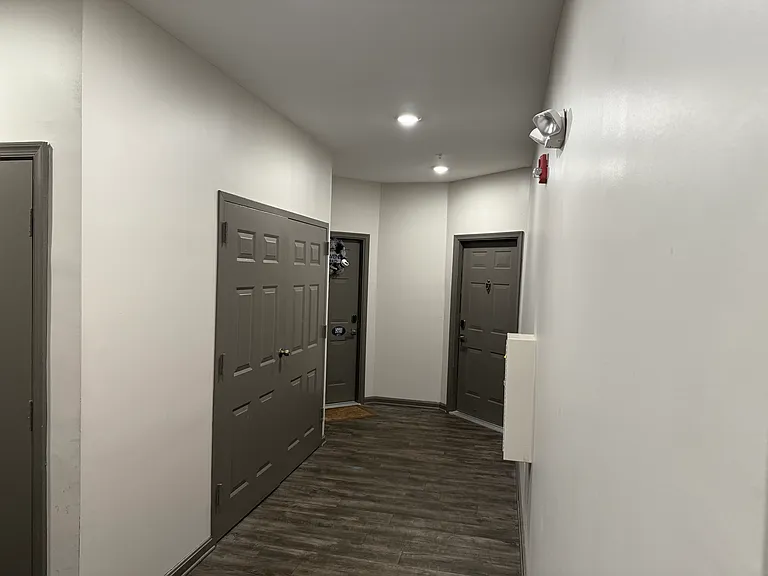 2712 Gresham Way #103 — Photo 6