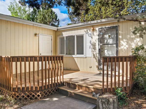 1015 SE Valleywood Pl, Bend, OR 97702