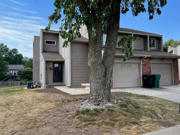 2227 SW Brandywine Ln, Topeka, KS 66614