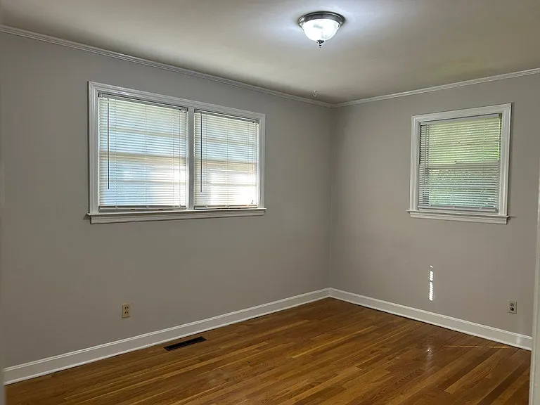 523 Colonial Dr — Photo 22
