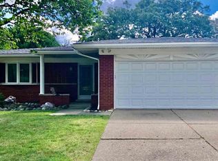 29314 Desmond Dr, Warren, MI 48093