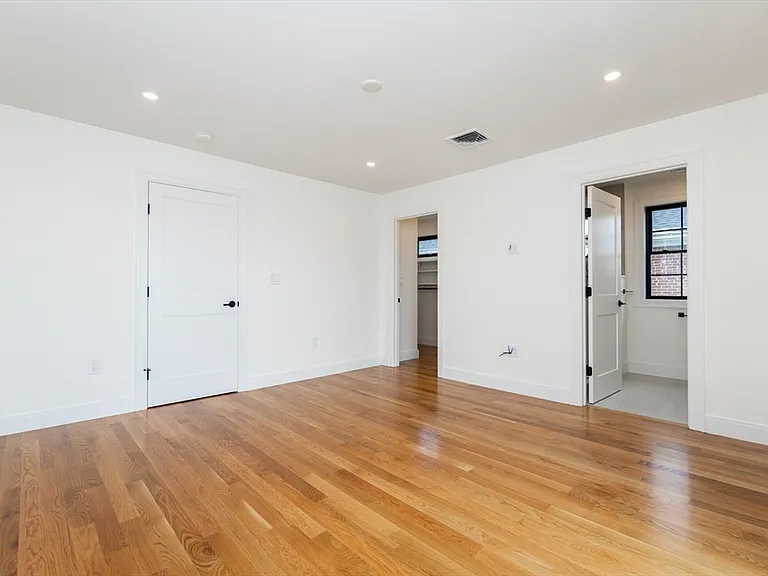 165 Campbell Ave #2 — Photo 36