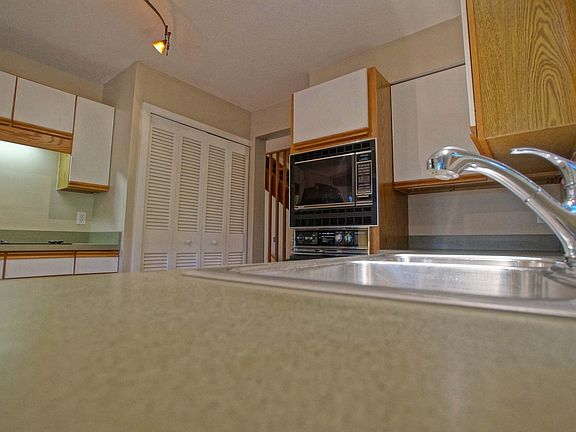 2nd image of 635 Rockwood Dr