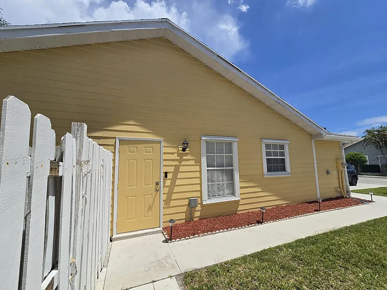 1530 Royal Forest Ct — Photo 4