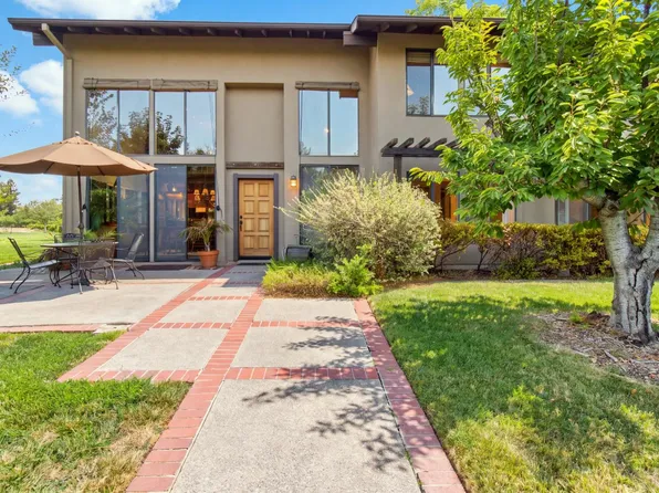 2436 Rivendell Ln, Davis, CA 95616