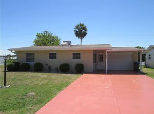 955 Cherry Hills Dr, Sun City Center, FL 33573